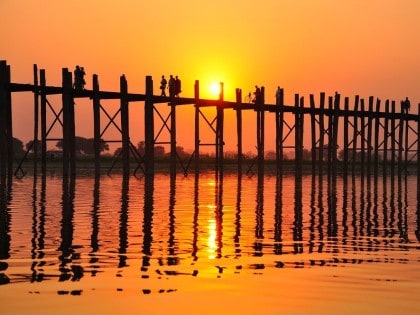 Ubein Bridge during sunset with people