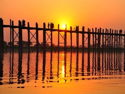 Ubein Bridge during sunset with people